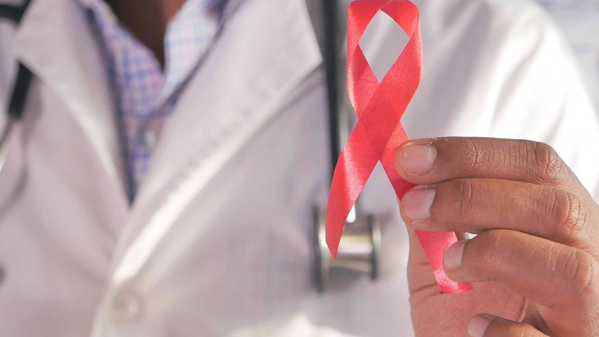 Saiba mais sobre o HIV/Aids: Prevenção, Sintomas e Tratamento